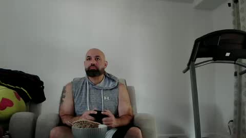 Snapshot of munchies420 chatting on June 23, 4:27 pm Bearded online show from June 23, 4:27 pm
