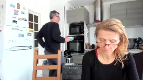 Snapshot of munishpunish chatting on March 3, 8:42 am LOVELY JULIA Peter DAY online show from March 3, 8:42 am