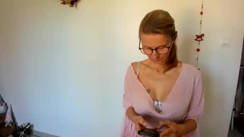 Snapshot of munishpunish chatting on March 26, 9:04 am LOVELY JULIA Peter DAY online show from March 26, 9:04 am