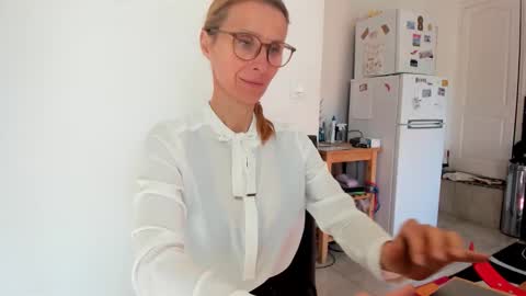 Snapshot of munishpunish chatting on March 27, 1:55 pm LOVELY JULIA Peter DAY online show from March 27, 1:55 pm