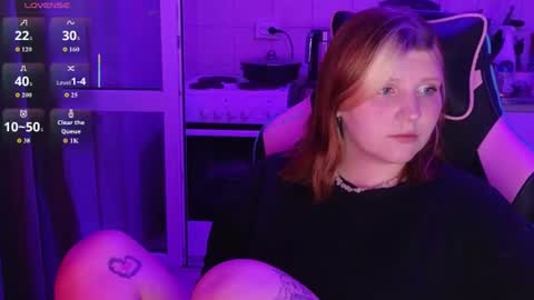 Snapshot of mura_muur chatting on July 10, 5:04 pm Milana online show from July 10, 5:04 pm