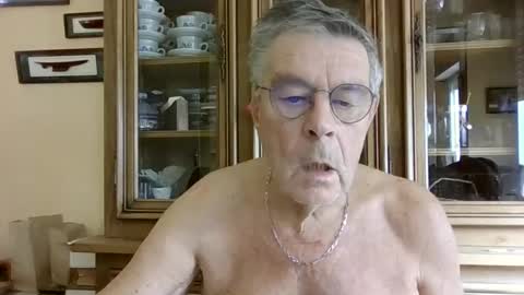 Snapshot of mururoa35 chatting on October 28, 11:03 am mururoa35 online show from October 28, 11:03 am