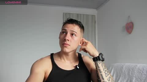 muscle_king_cum online show from April 10, 1:05 pm