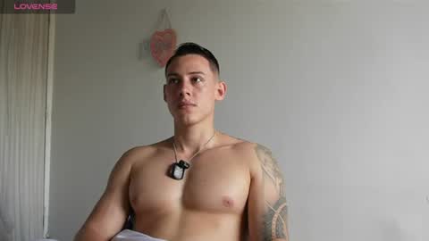 muscle_king_cum online show from July 2, 3:07 pm