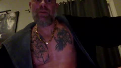 Snapshot of muscledick40 chatting on February 23, 3:13 am muscledick40 online show from February 23, 3:13 am