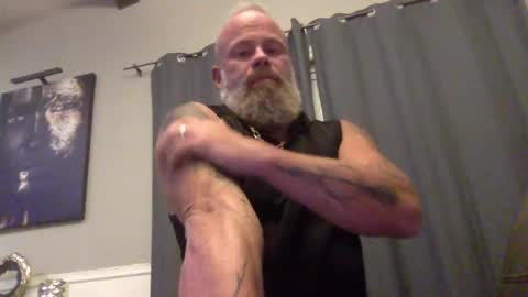 Snapshot of muscledick40 chatting on September 17, 3:52 am muscledick40 online show from September 17, 3:52 am
