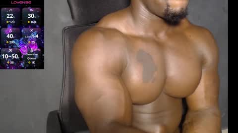 Snapshot of musclegodsammy23 chatting on December 8, 6:01 am musclegod23 online show from December 8, 6:01 am