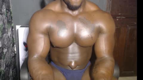 Snapshot of musclegodsammy23 chatting on December 29, 12:09 am musclegod23 online show from December 29, 12:09 am