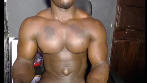 Snapshot of musclegodsammy23 chatting on January 28, 12:26 am musclegod23 online show from January 28, 12:26 am