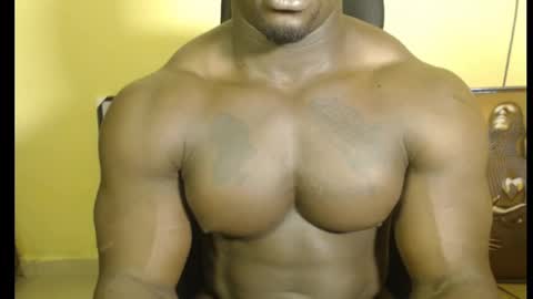 Snapshot of musclegodsammy23 chatting on February 10, 10:19 pm musclegod23 online show from February 10, 10:19 pm