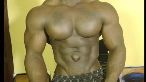 Snapshot of musclegodsammy23 chatting on February 25, 4:46 am musclegod23 online show from February 25, 4:46 am