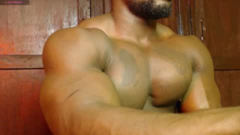 Snapshot of musclegodsammy23 chatting on September 10, 12:10 am musclegod23 online show from September 10, 12:10 am