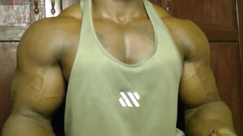 Snapshot of musclegodsammy23 chatting on September 17, 11:50 pm musclegod23 online show from September 17, 11:50 pm