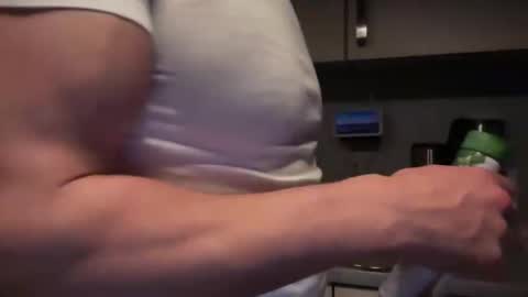 musclehair3 online show from April 16, 6:52 pm