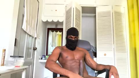 musclelover157797 online show from October 4, 2:48 pm