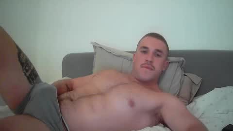 Snapshot of muscleshow00 chatting on March 10, 6:23 pm muscleshow00 online show from March 10, 6:23 pm