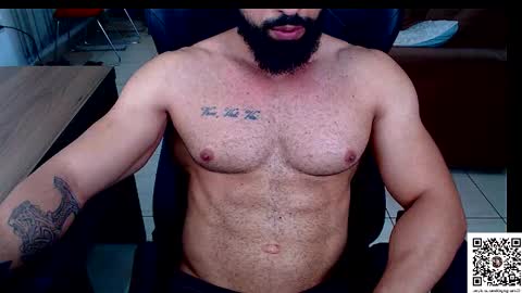 Snapshot of muscleweed420 chatting on December 16, 12:21 pm Ragnar online show from December 16, 12:21 pm