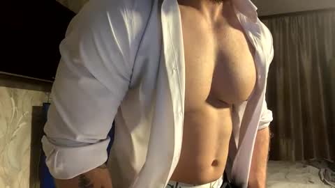 Snapshot of muscularjuggler chatting on January 19, 1:53 am muscularjuggler online show from January 19, 1:53 am