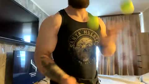 Snapshot of muscularjuggler chatting on February 4, 5:57 am muscularjuggler online show from February 4, 5:57 am
