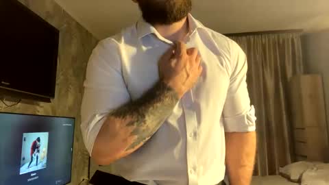 Snapshot of muscularjuggler chatting on February 14, 12:18 am muscularjuggler online show from February 14, 12:18 am