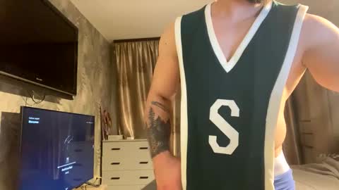 Snapshot of muscularjuggler chatting on February 21, 3:57 pm muscularjuggler online show from February 21, 3:57 pm