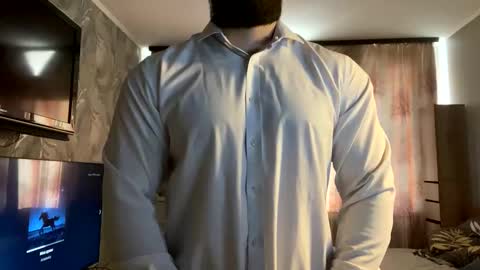 Snapshot of muscularjuggler chatting on February 25, 3:05 am muscularjuggler online show from February 25, 3:05 am