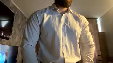 Snapshot of muscularjuggler chatting on February 27, 3:50 am muscularjuggler online show from February 27, 3:50 am