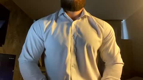 Snapshot of muscularjuggler chatting on March 3, 1:56 am muscularjuggler online show from March 3, 1:56 am