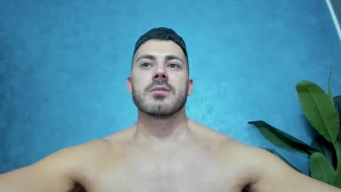 muscularmaster onlyfans online show from December 28, 1:18 am