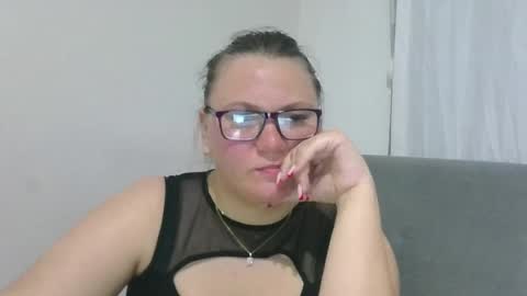 musechic_wild online show from April 15, 8:20 pm