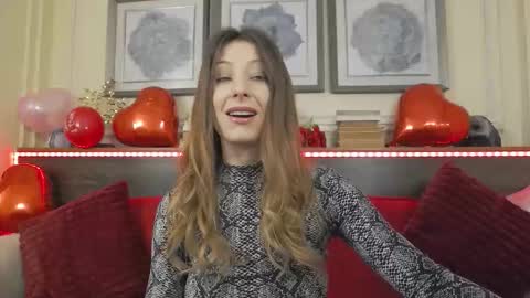 Luna  online show from February 11, 9:31 pm