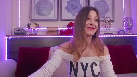 Luna  online show from March 2, 7:21 pm