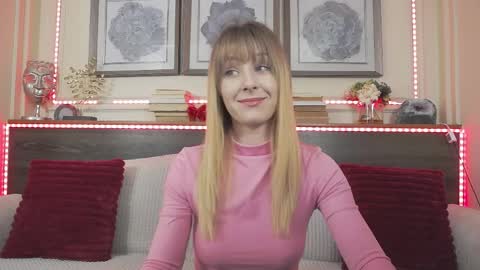 Luna  online show from March 29, 6:41 pm