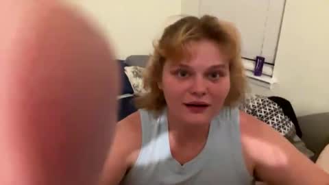 mushymummy000 online show from October 20, 2:34 am