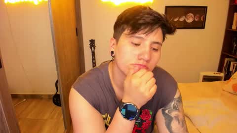 Snapshot of musicayluna chatting on February 8, 2:59 am VALENTINA Luna online show from February 8, 2:59 am