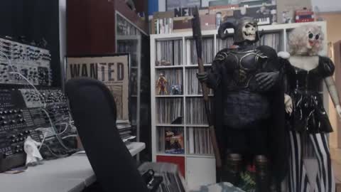 Muziknerd online show from November 15, 7:49 am