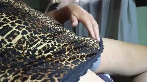 Snapshot of mvafkr chatting on November 25, 6:13 am Muva Fucker online show from November 25, 6:13 am