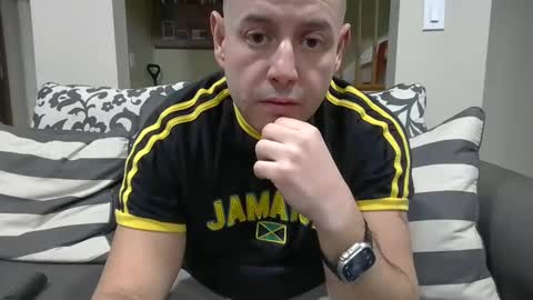 Snapshot of mworlton9 chatting on February 16, 3:58 am Maximus online show from February 16, 3:58 am