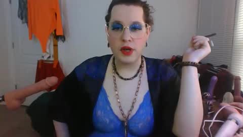 Snapshot of mxsissycharlotte chatting on December 15, 8:13 pm Mx Charlotte online show from December 15, 8:13 pm