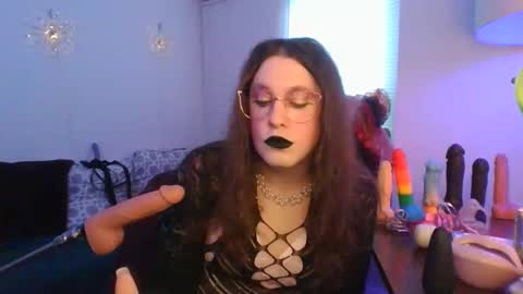 Mx Charlotte online show from April 7, 8:42 pm