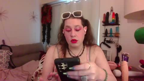 Snapshot of mxsissycharlotte chatting on June 29, 4:40 pm Mx Charlotte online show from June 29, 4:40 pm