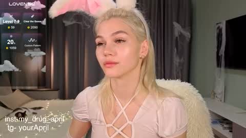 Snapshot of my_april chatting on October 31, 1:50 am April online show from October 31, 1:50 am