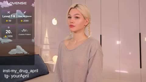 Snapshot of my_april chatting on November 20, 8:14 am April online show from November 20, 8:14 am