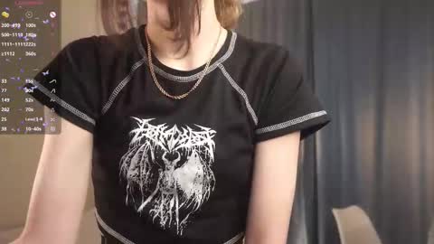 Molly online show from October 16, 7:53 am