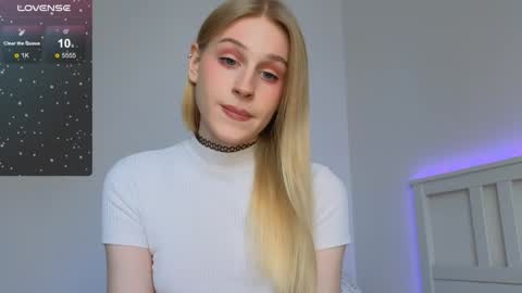 Snapshot of my_tenderness chatting on February 3, 12:57 pm Dana online show from February 3, 12:57 pm