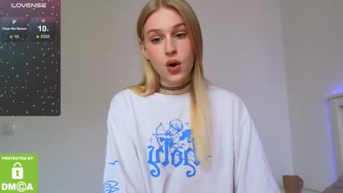 Snapshot of my_tenderness chatting on March 1, 1:18 pm Dana online show from March 1, 1:18 pm