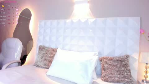 Mariana Evans online show from December 10, 11:32 am