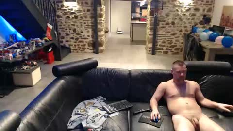 Snapshot of myckadow chatting on January 12, 10:37 pm AlexSynopsis online show from January 12, 10:37 pm