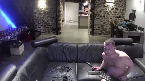 Snapshot of myckadow chatting on February 28, 7:04 pm AlexSynopsis online show from February 28, 7:04 pm