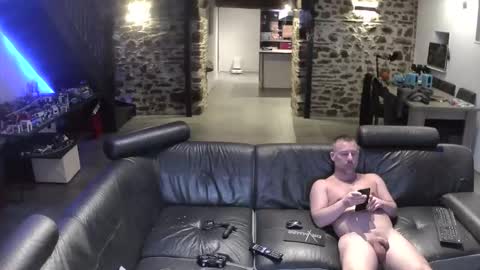 Snapshot of myckadow chatting on March 1, 6:43 pm AlexSynopsis online show from March 1, 6:43 pm